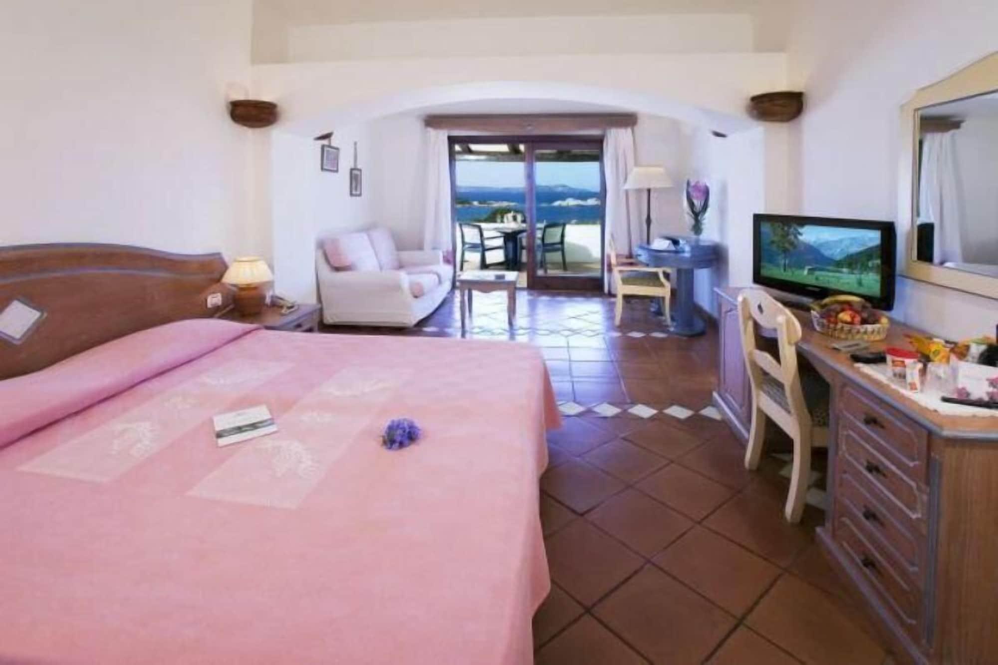Hotel La Bisaccia Baja Sardinia Extérieur photo
